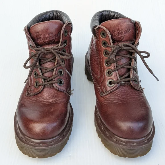 DOC MARTENS 8284 England made chunky lug tread lace-up boots
